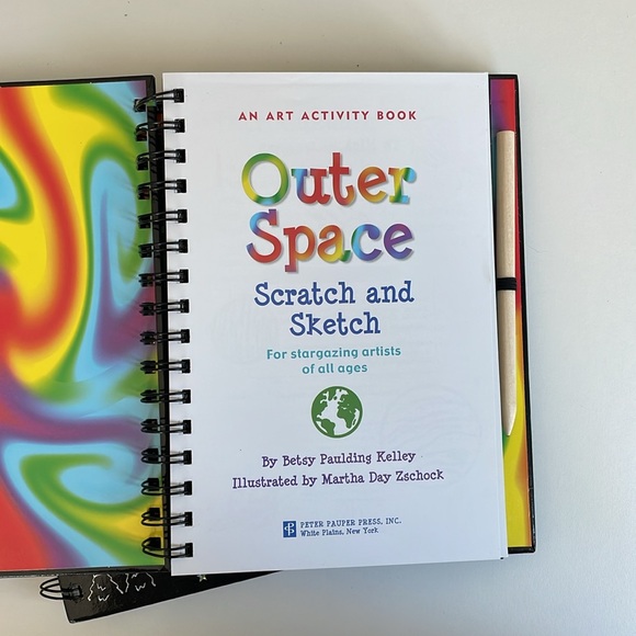 Trace - Along Scratch and Sketch OUTER SPACE and SOLAR SYSTEM Activity Books - Picture 2 of 11